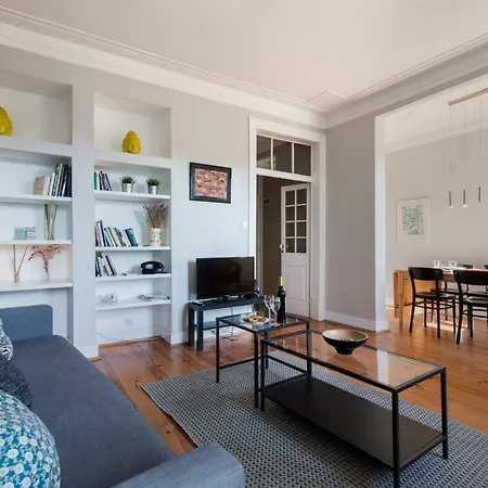 Trendy & Lightfull Apartment Lisbon