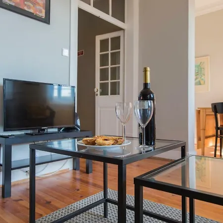 Trendy & Lightfull Apartment Lisbon